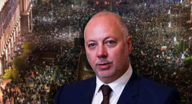 බල්ගේරියානු ආණ්ඩුව ඉල්ලා අස්වෙයි